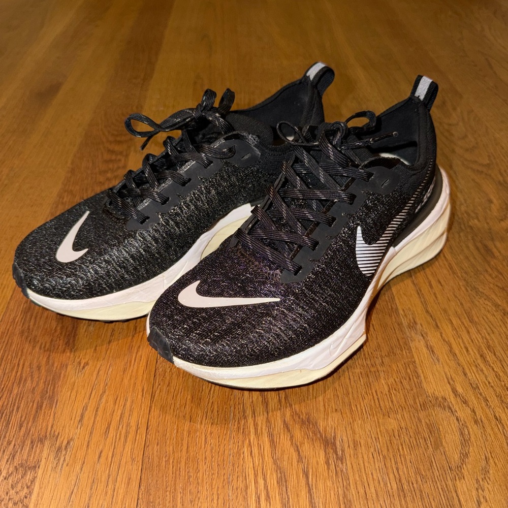 Nike Black invincible Run 3  Athletic Shoes size 9